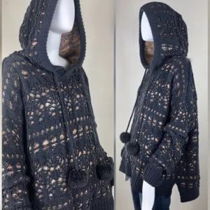 Pol Hooded Sweater